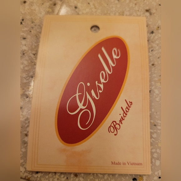 Giselle Bridal Veil, SP154. Brand new, never worn! Tag is not attached to veil. - Picture 5 of 5